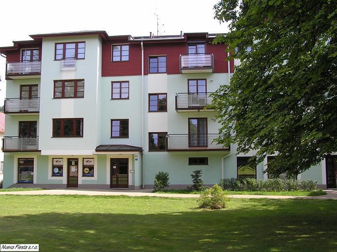 Nueva Fiesta Apartment Marianske Lazne Bagian luar foto